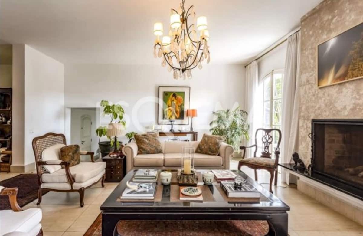 Sala de estar com lareira