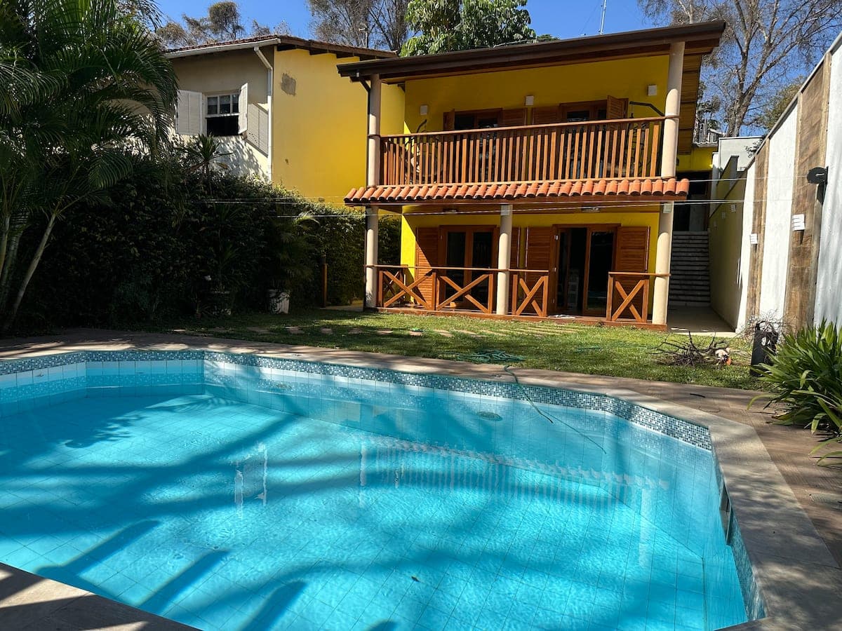 Piscina redonda no quintal